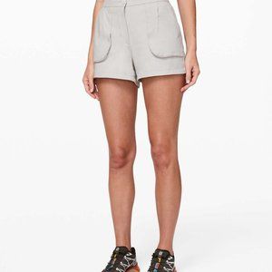 NWT Lululemon This Instant Short 3.5 Size 6 Color Silverstone
